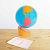 Montessori Globus mit farbigen Kontinenten