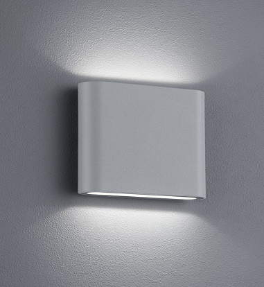 Wandleuchte IP54 in silber Farbe mit LED Lampe