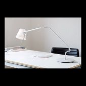 praktisch-schöne dimmbare Tischlampe ELANE Table Long in silber