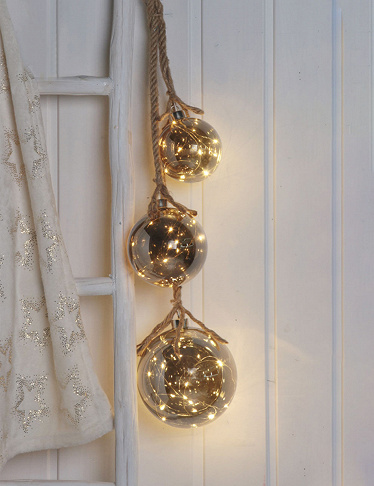 Dekoration «Smoky glass balls» mit LEDs