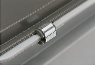Hinge cylinders to securly fit a hinged lid on a RAKO container.