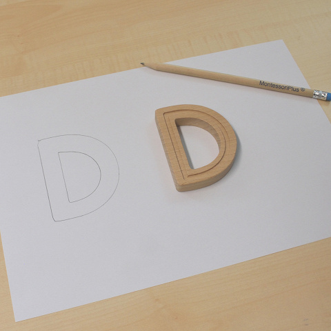 Alphabet lernen mit den Montessori-Holzbuchstaben