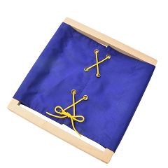 Anziehrahmen Montessori aus Holz mit Schnürung