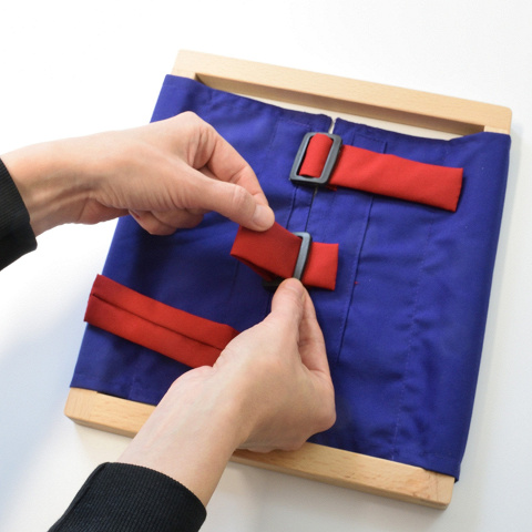 Montessori Übungsrahme für Schnallen