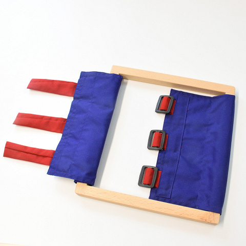 Montessori Verschlüsse richtig üben