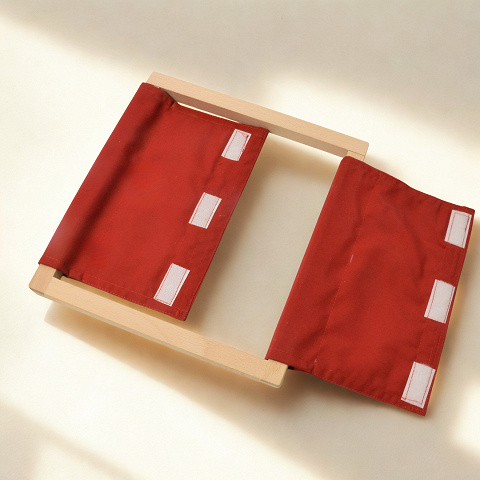 Rahmen mit Klettverschlüssen nach Montessori