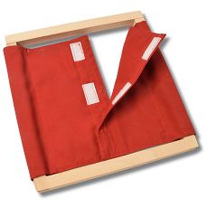 Montessori Kleidung anziehen üben mit Anziehrahmen