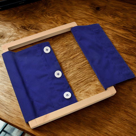 Montessori Material Knöpfe üben