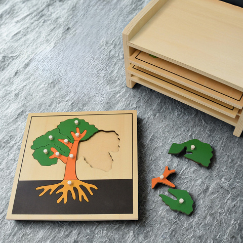 Baum als Puzzle nach Maria Montessori